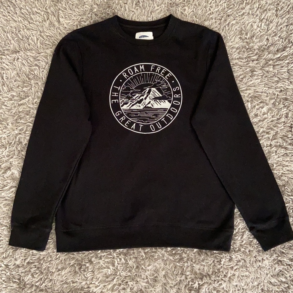 Old Navy Men’s Sweatshirt Size: Large Color: Black/white